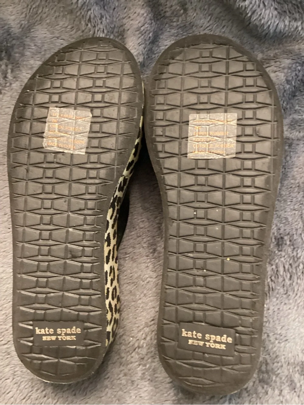 kate spade Leopard Print Platform Flip Flops with Bow Accent and Charm size 6